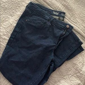 Mid-rise jegging crop. Size 16.